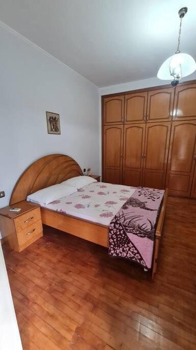 Your Home Away From Home! Gjirokastër Eksteriør billede