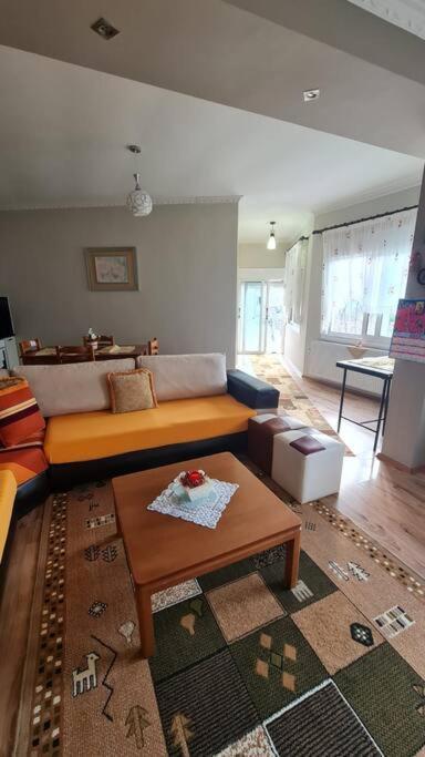 Your Home Away From Home! Gjirokastër Eksteriør billede